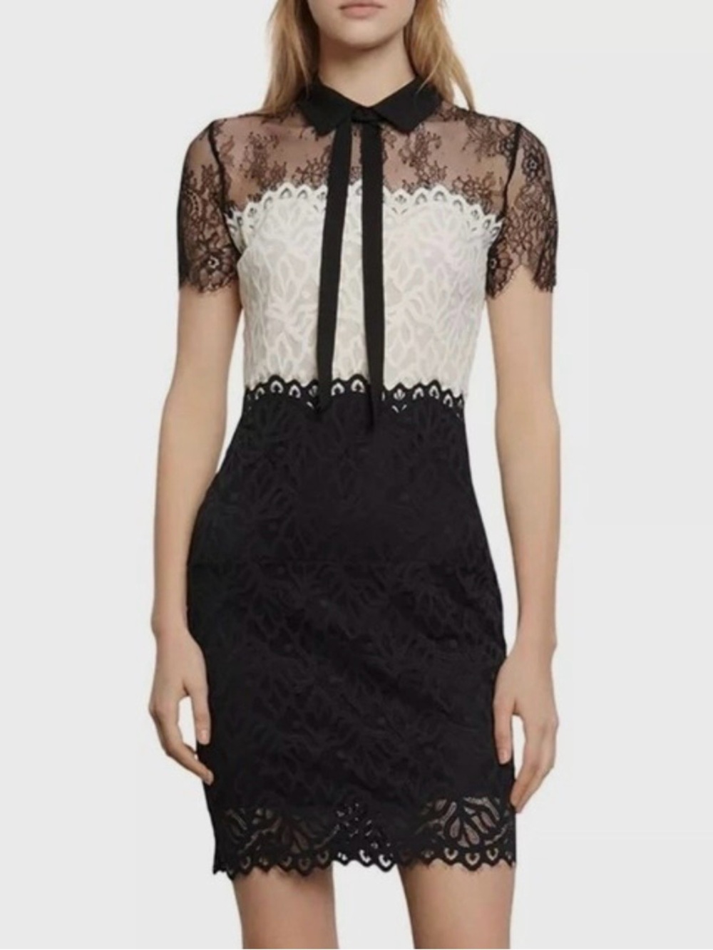 Sandro Two Tone Lace Dress.
Size 2/ Size 6 US